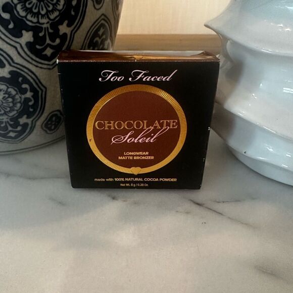 NWT Too Faced Matte Bronzer Chocolate Soleil - Picture 2 of 6